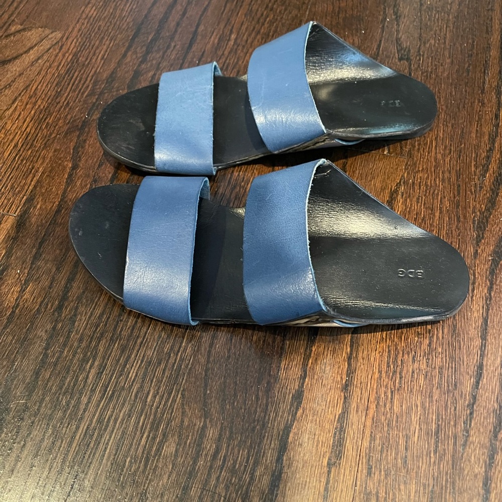 BDG WORN ONCE  sandal size 8